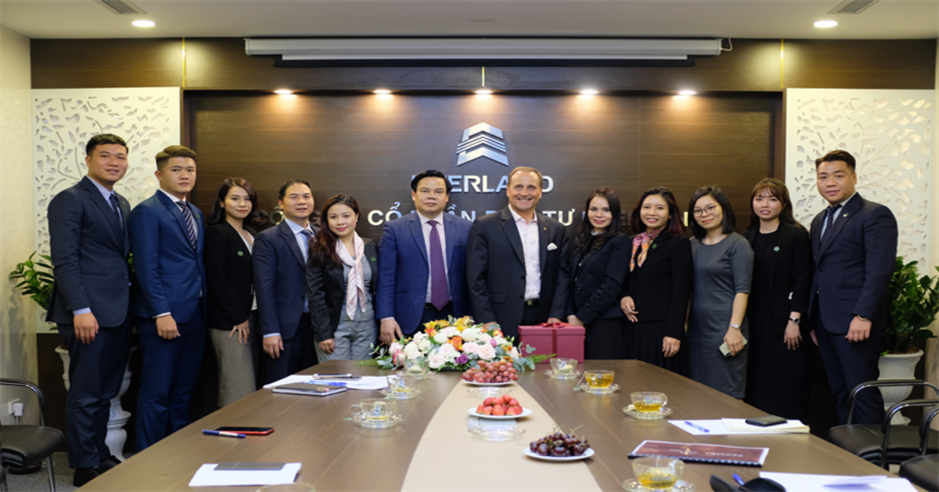 The Vice President in Charge Of Business Development Of Centara Hotels & Resorts Group Visited Everland Group’s Head Office